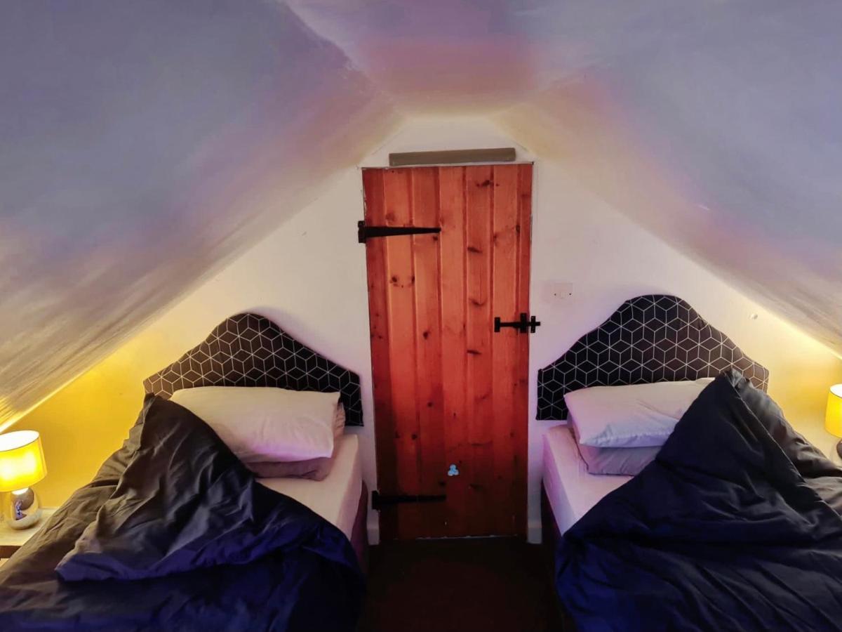 East Of Ipswich Bed & Breakfast ภายนอก รูปภาพ